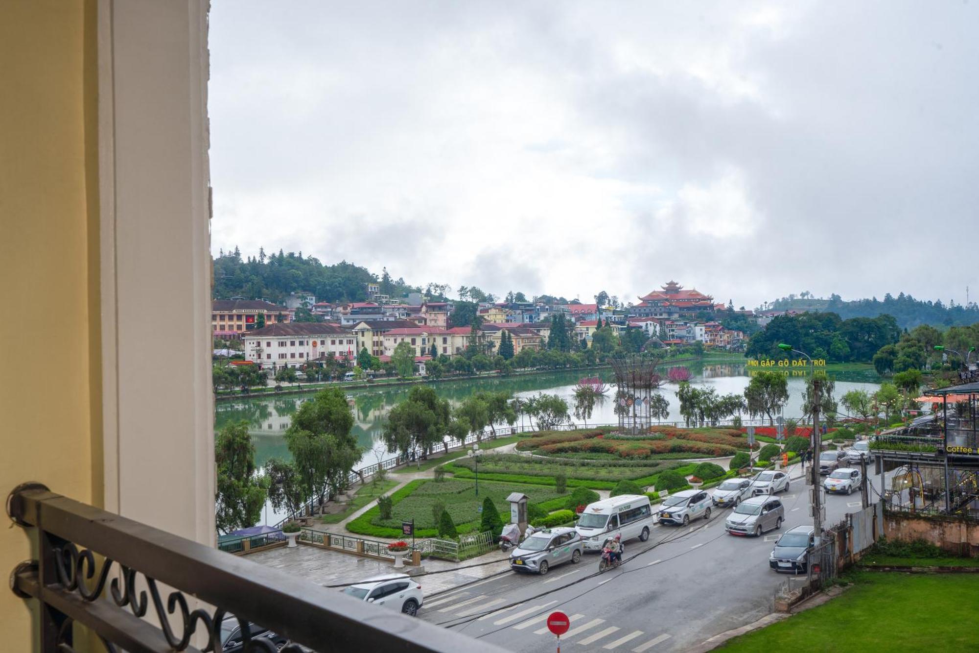 Canvas Legend Hotel 4*